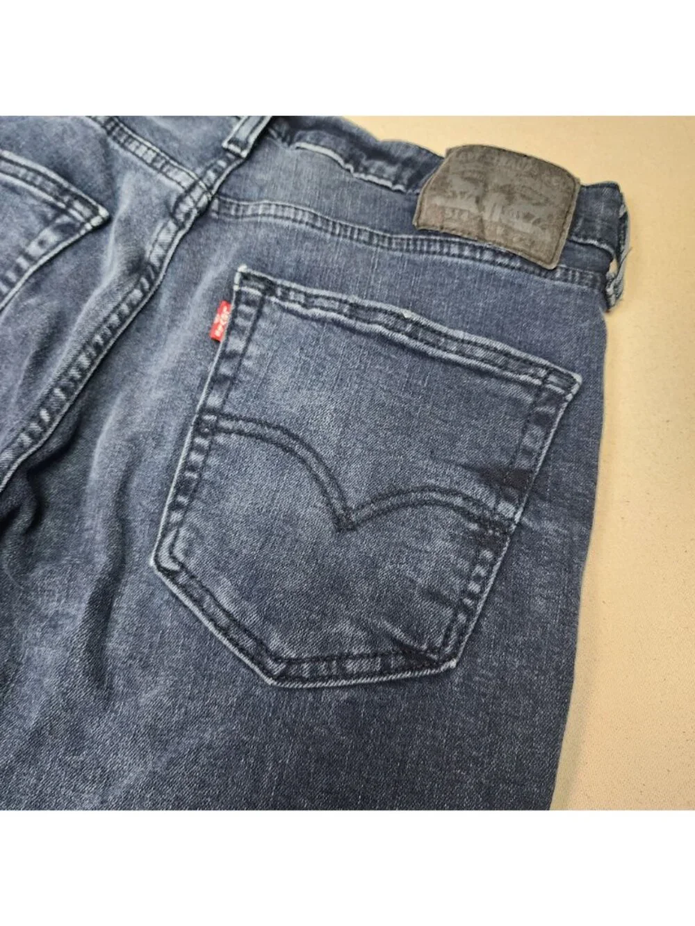 Levi's 514 Men's Mid Rise Straight Leg Dark Wash Blue Jeans Sz M 32/32